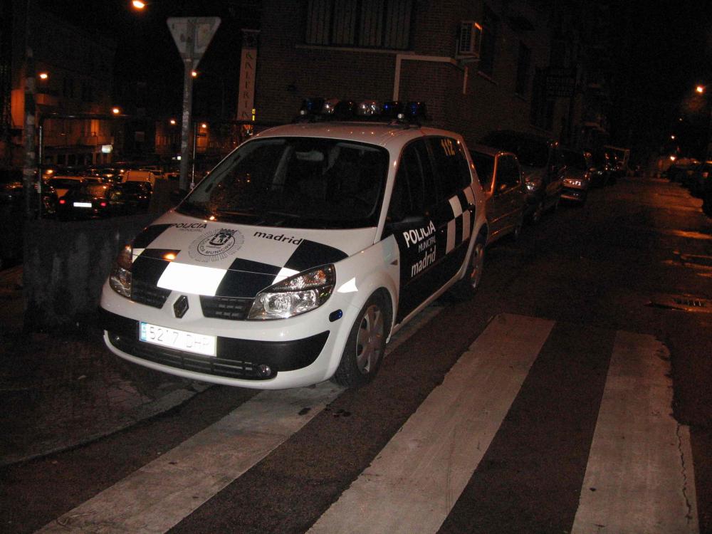 56fd03d27f2d9_policiamunicipalaparcando1