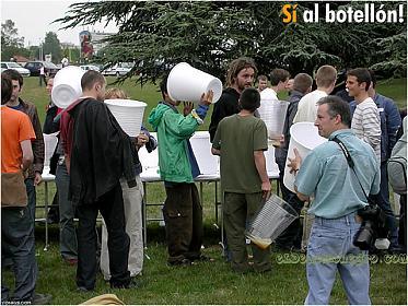 botellon.thumb.jpg.315c105ab87f38f39bffb