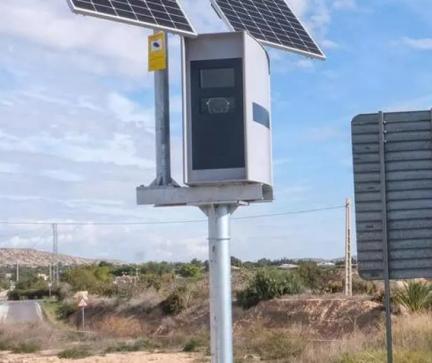 Nuevo-radar-Cirano-670-placas-solares.pn